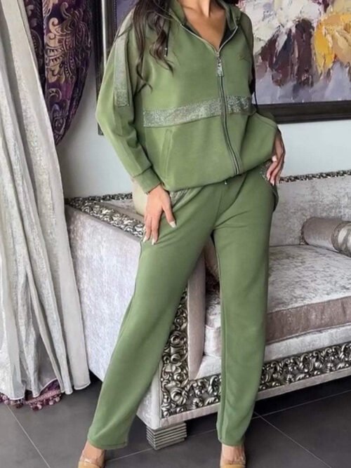 Vienspalvis moteriškas laisvalaikio dviejų dalių komplektas